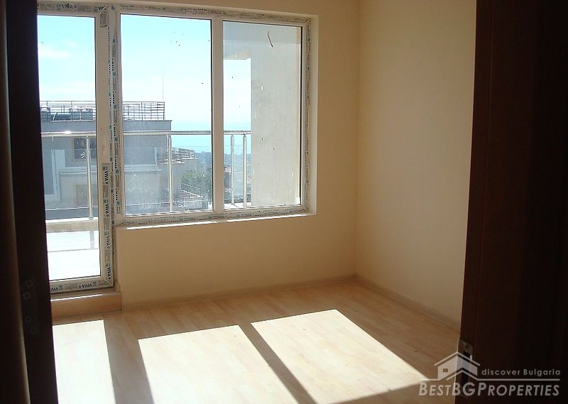 Appartamento con vista mare in vendita a Varna