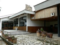 Big Residence su un lago per la vendita, la casa sul lago con grande appezzamento di terreno
