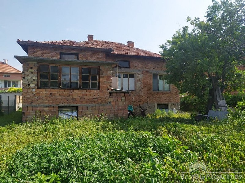 Casa di campagna in vendita vicino alla città di Plovdiv
