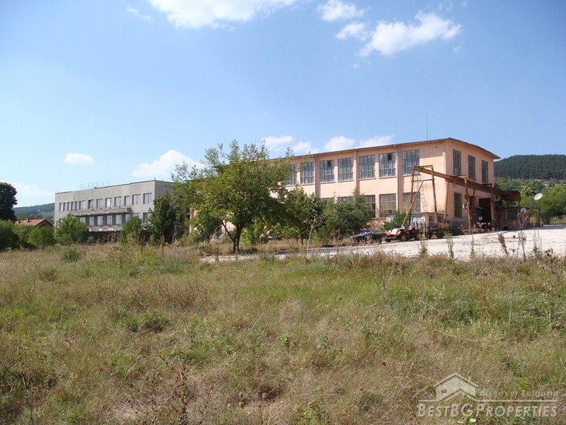 Fabbrica in vendita vicino a Dryanovo