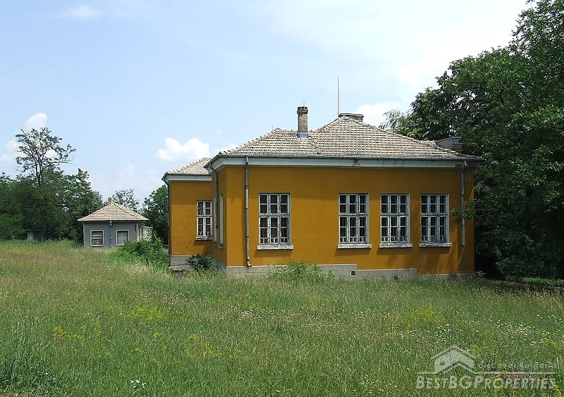 Scuola antica per la vendita nei pressi di Popovo