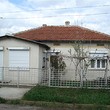 Sotto casa di prezzo di mercato vicino Dobrich
