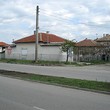 Sotto casa di prezzo di mercato vicino Dobrich
