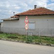 Sotto casa di prezzo di mercato vicino Dobrich