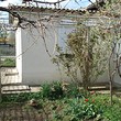 Sotto casa di prezzo di mercato vicino Dobrich