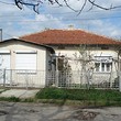 Sotto casa di prezzo di mercato vicino Dobrich