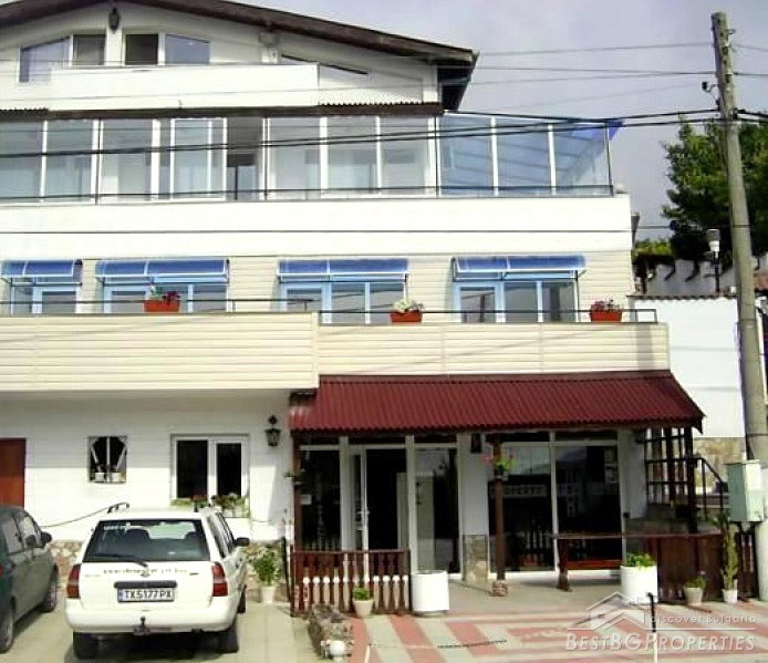 Hotel e una casa in vendita a Balchik