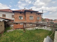 Casa in vendita in montagna vicino a Bratsigovo