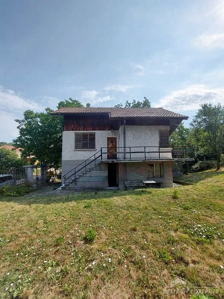 Casa in vendita in montagna vicino a Gabrovo