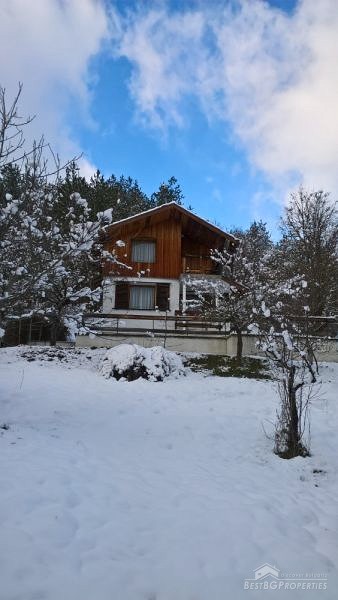 Casa in vendita nelle montagne vicino al confine serbo