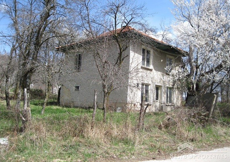 Casa in vendita vicino Apriltsi