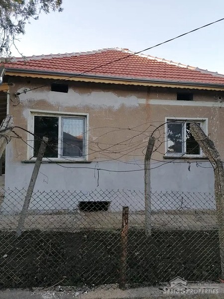 Casa in vendita vicino a Dolna Mitropolia