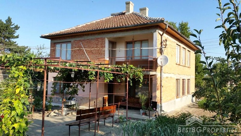 Casa in vendita vicino a Dolni Chiflik