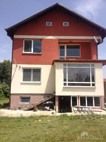 Casa in vendita vicino Iskar Lago