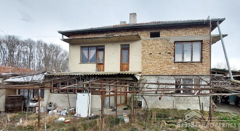 Casa in vendita vicino alla città di Dolni Chiflik