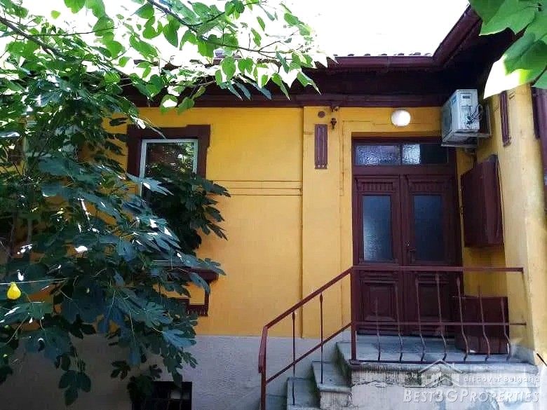 Casa con locali commerciali in vendita a Stara Zagora