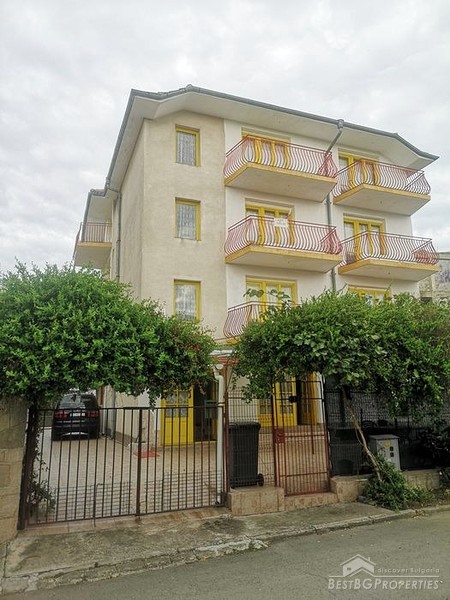 Enorme casa in vendita nella località balneare di Chernomorets