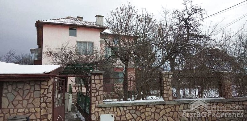 Grande casa in vendita nelle immediate vicinanze di Sofia