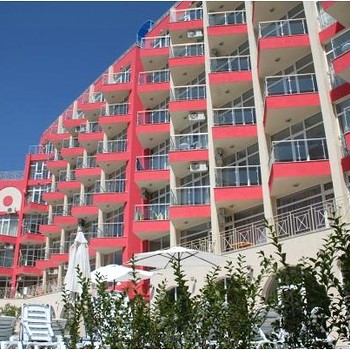 Complesso di appartamento di lusso nella parte centrale di spiaggia esposta al sole