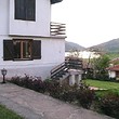 Casa di lusso in vendita su un lago nelle montagne vicino a Elena