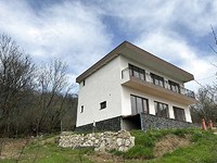 Nuova casa con bella vista in vendita a Varna