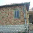 Casa vecchia con 2300 sq.m. Giardino