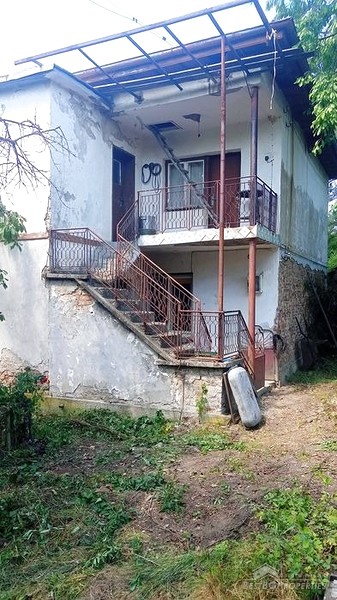 Vecchia casa di campagna in vendita vicino a Sofia
