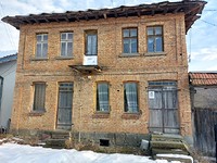 Vecchia casa in vendita vicino a Troyan