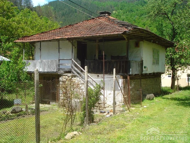 Vecchia casa in vendita a Troyan