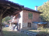 Vecchia casa in vendita in montagna