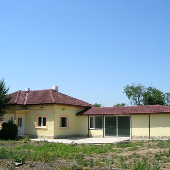 Rinnovata casa vicino a Dobrich