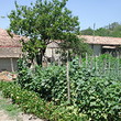 Casa solida con alcuni vicini enormi di recinto Shoumen