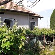 Casa solida in vendita con ampio cortile a 20 minuti da Vratsa