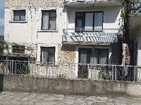 Casa a tre piani in vendita nella città di Rakitovo