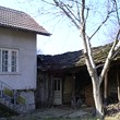 Due case su un terreno condiviso di terreno in vendita vicino a Troyan
