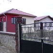 Due case perfette su un terreno condiviso di terreno vicino a Varna