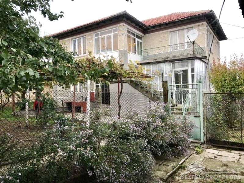 Casa a due piani in vendita nella città di Devnya