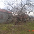Casa di villaggio con Varna vicino enorme di recinto