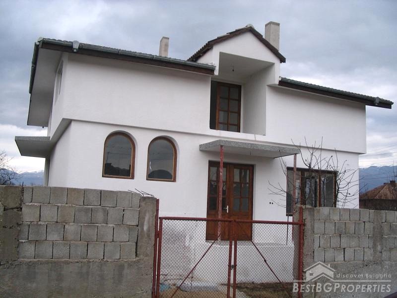 Meravigliosa nuova casa vicino Karlovo