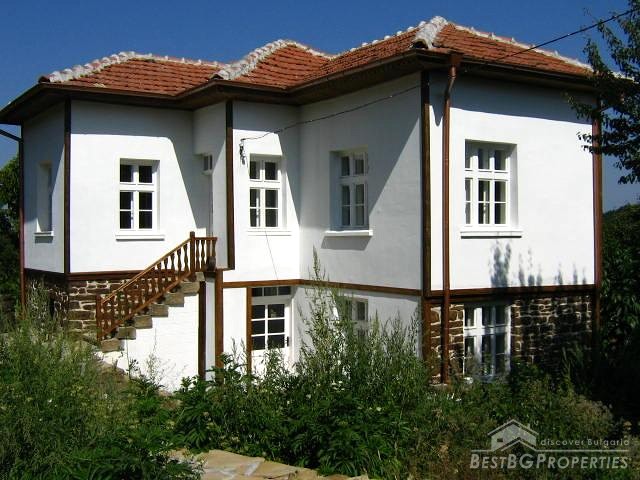 Bella casa di montagna nella zona di Gabrovo