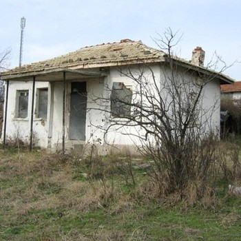 Casa in Karnobat vicino bello di villaggio
