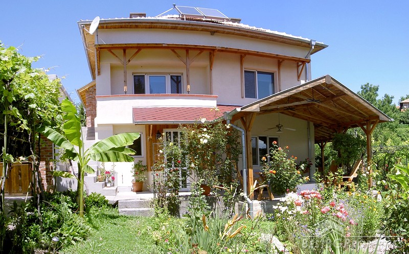 Rinnovata casa vicino a Sandanski