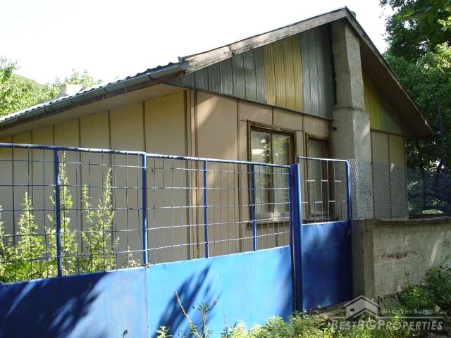 Casa in vendita sul fiume vicino a Sandanski