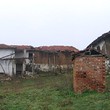 Il pezzo enorme di terra con le case vecchie