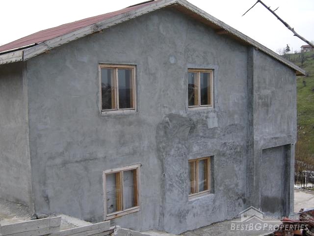 Casa di nuova costruzione vicino al mare