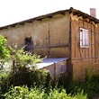 Casa rurale vecchia in un villaggio pittoresco