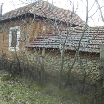 Il fiume vicino della proprietà