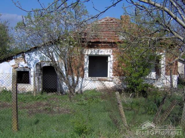Casa in rovina in un villaggio attraente !