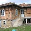 Casa rurale solida con l`edificio supplementare