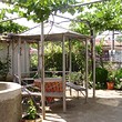 Tre casa di piano con 300 M di Sq vivendo l`area
